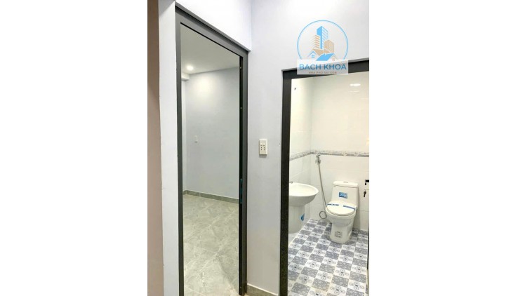 Nhà phố Hoàng Quốc Việt Q7 không lộ giới, không quy hoạch